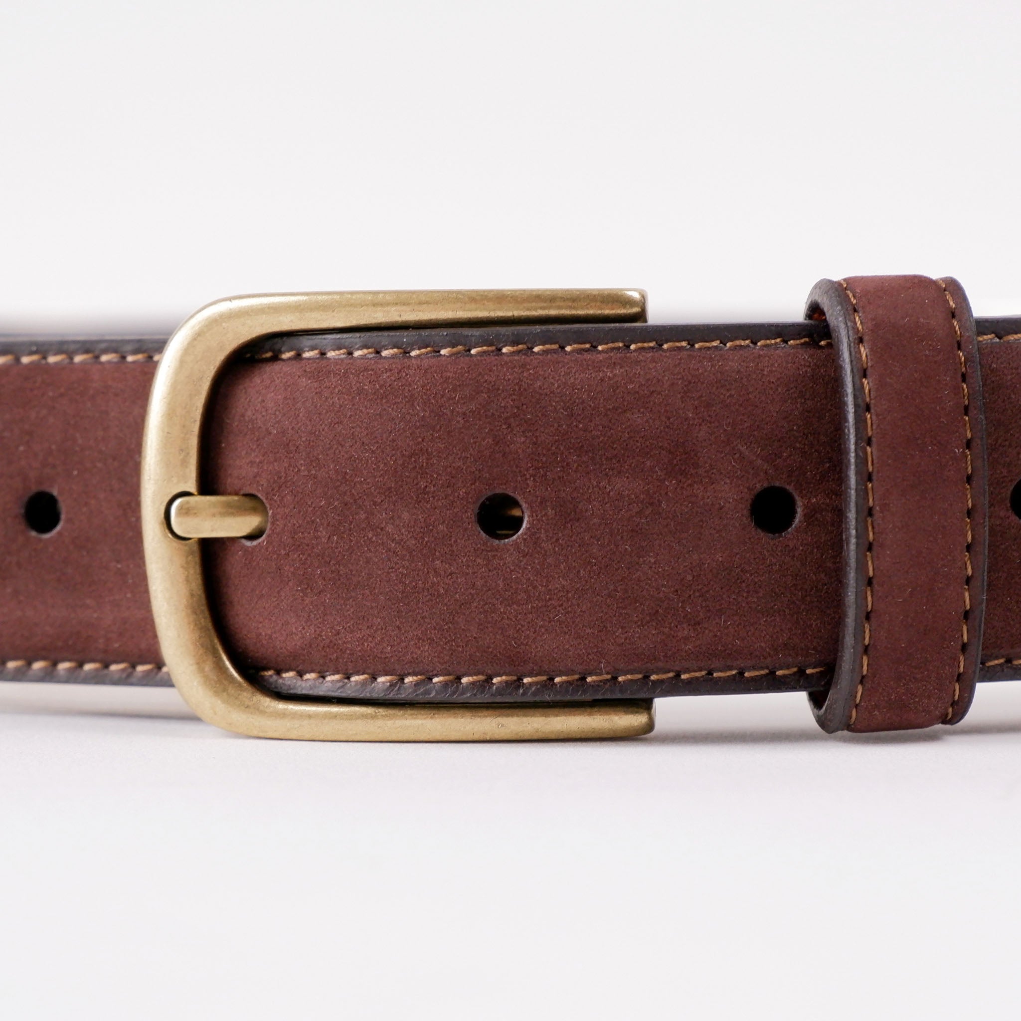 Suede Belt with Brass Buckle – Kempt